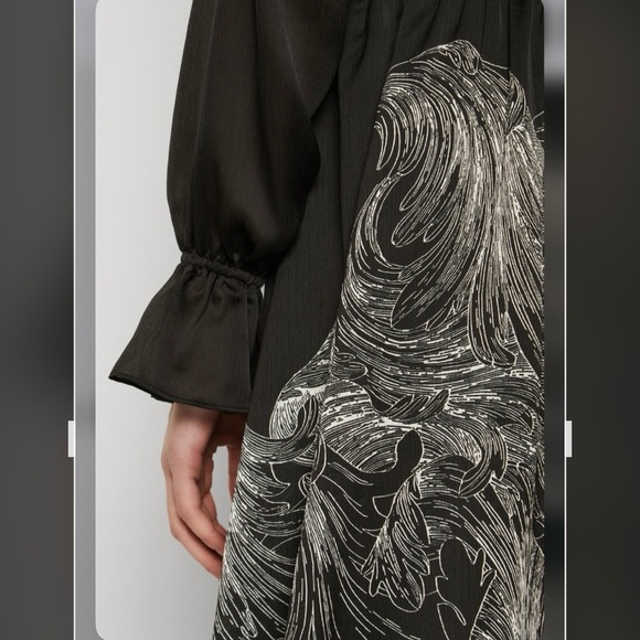 Ted Baker Jazmyna Tie Neck Pleat Mini Dress
in Black Floral Size US 4 / Ted 1 - Picture 5 of 12